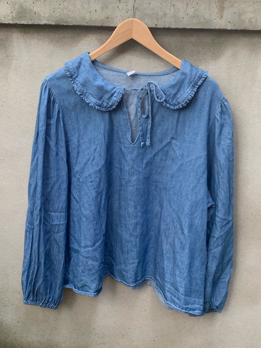 Old Navy Scandi Style  Light Blue Ruffled Peter Pan Collar Blouse Size XL